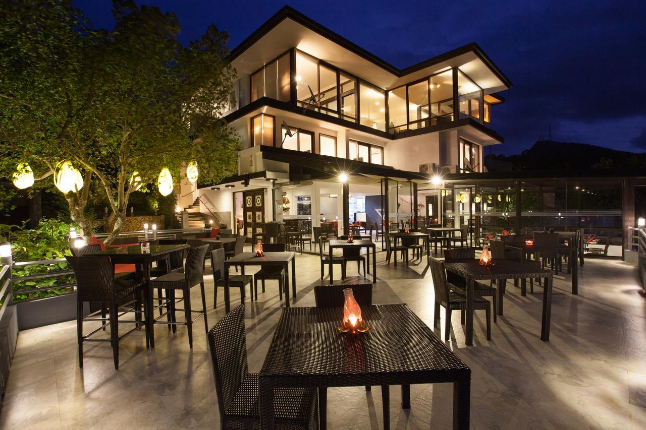Hotel The Theva Residency Kandy Esterno foto