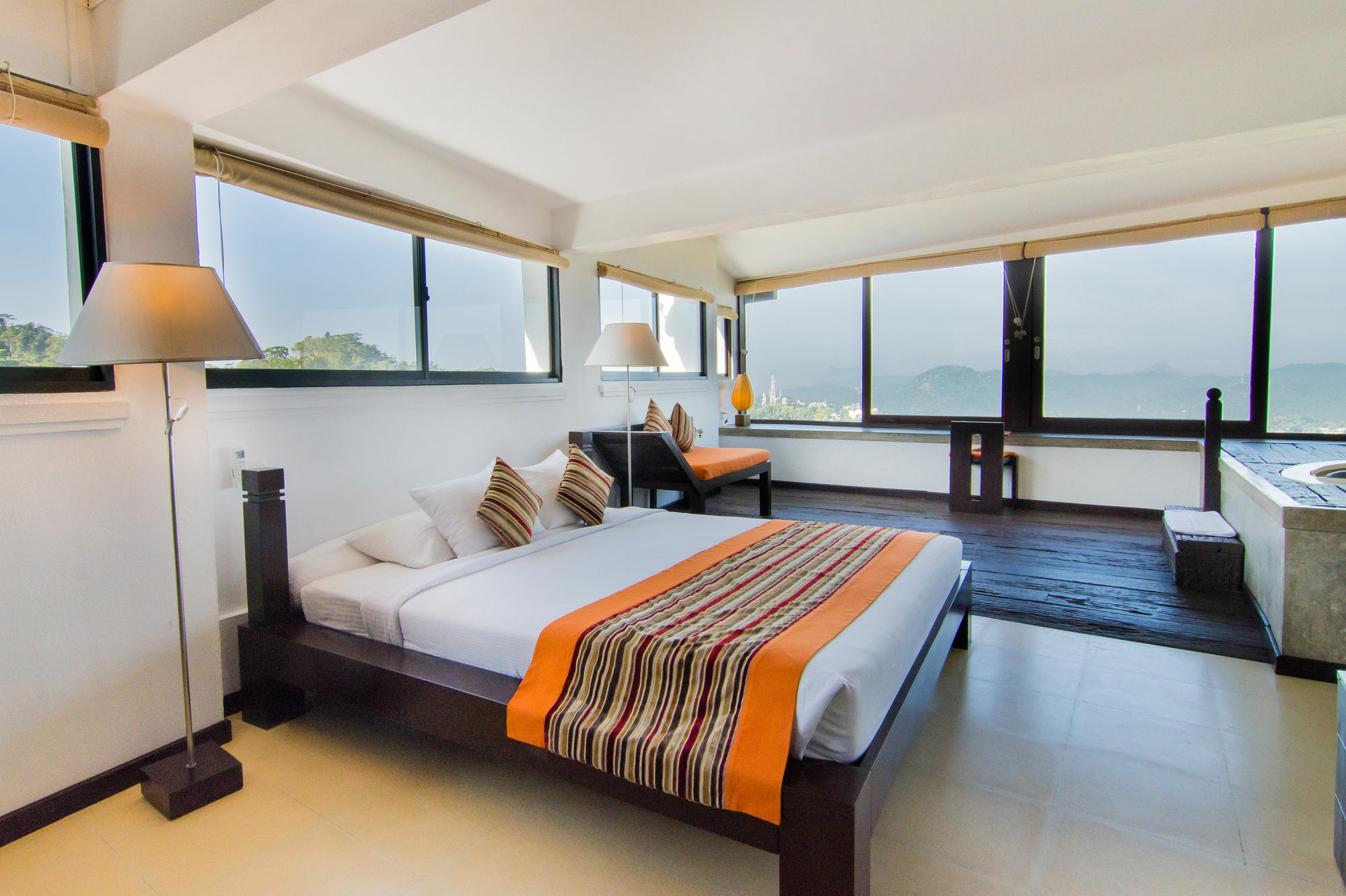 Hotel The Theva Residency Kandy Esterno foto