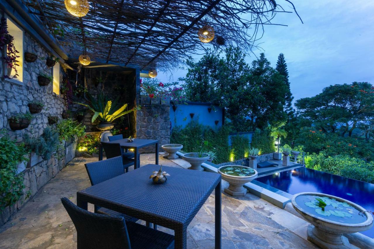 Hotel The Theva Residency Kandy Esterno foto