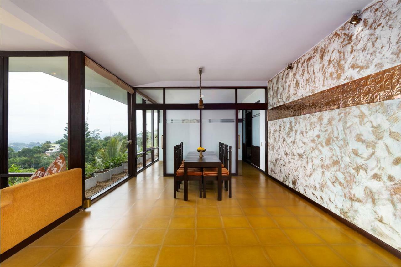 Hotel The Theva Residency Kandy Esterno foto